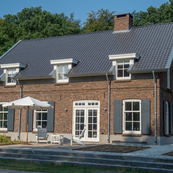 Woonhuis apeldoorn donkerbruin gesinterd steen