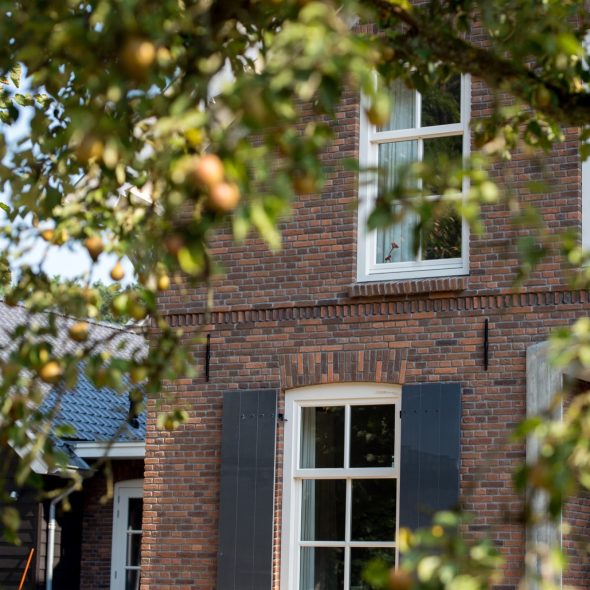 Woonhuis apeldoorn donkerbruin gesinterd steen