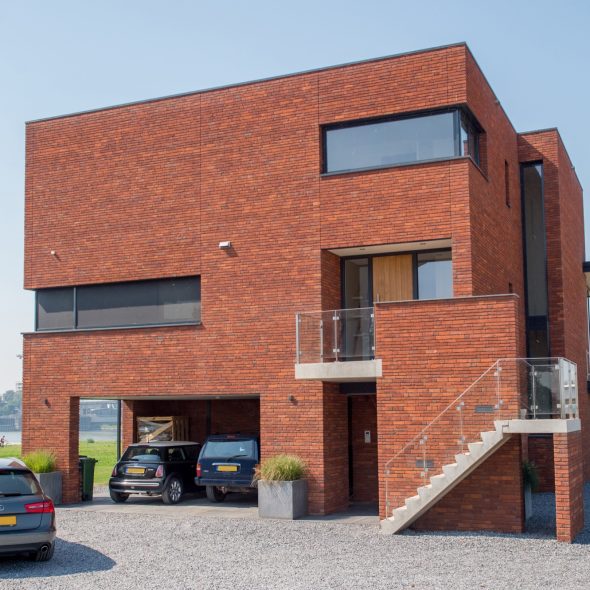 Villa nijmegen rosta donkerbruin zwart gesinterd