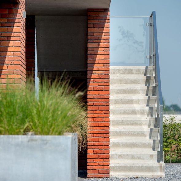 Villa nijmegen rosta donkerbruin zwart gesinterd