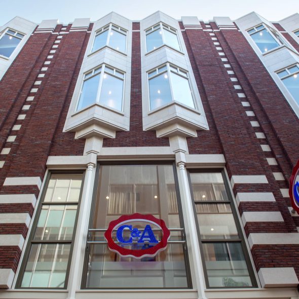 C&A primark amsterdam paars blauw antigoon steen