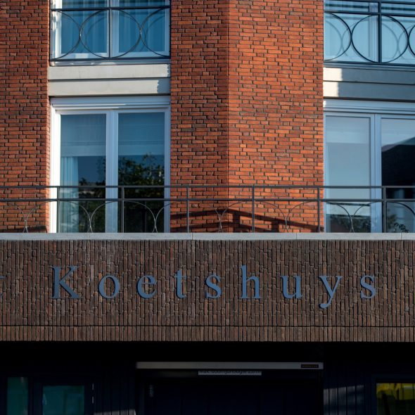 t koetshuys steen antigoon oranje rood